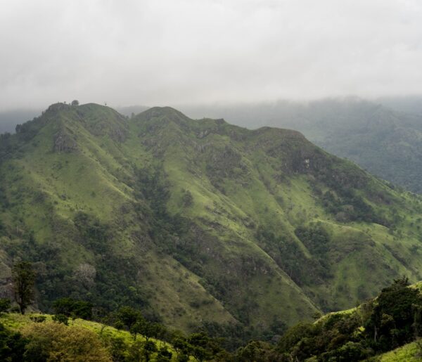 Hiking sri lankan riders