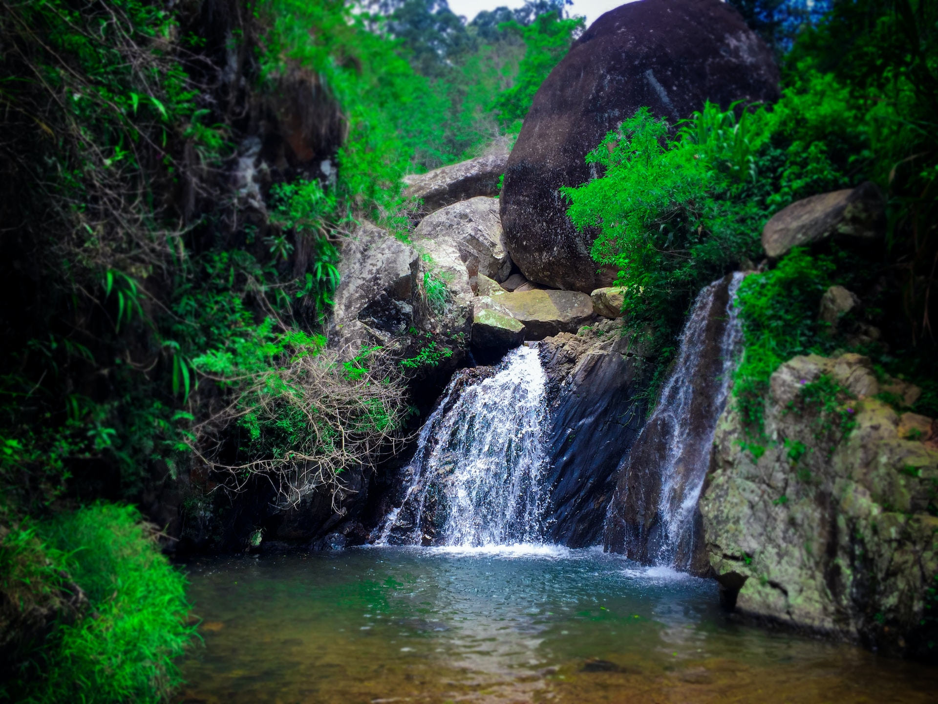 Nature of sri lanka waterfalls